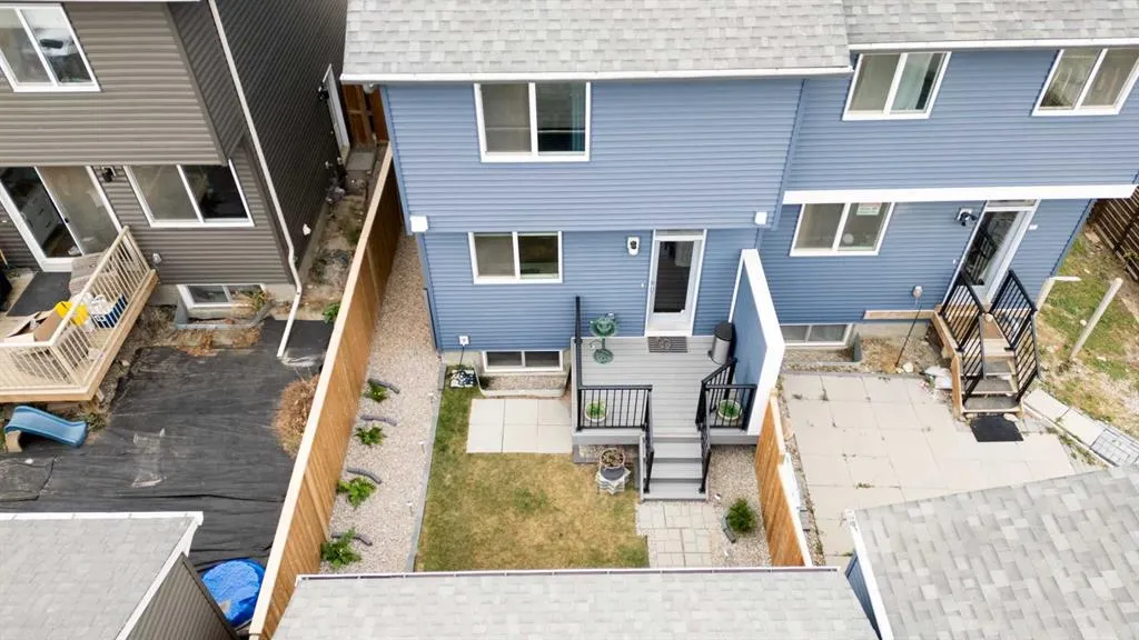 784 Livingston Hill NE