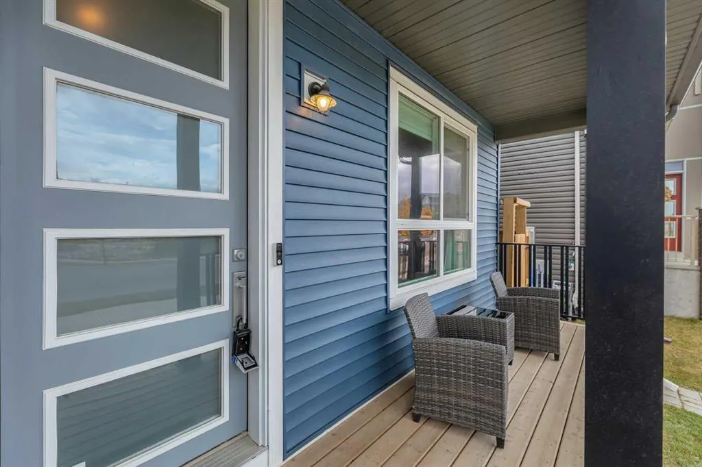 784 Livingston Hill NE