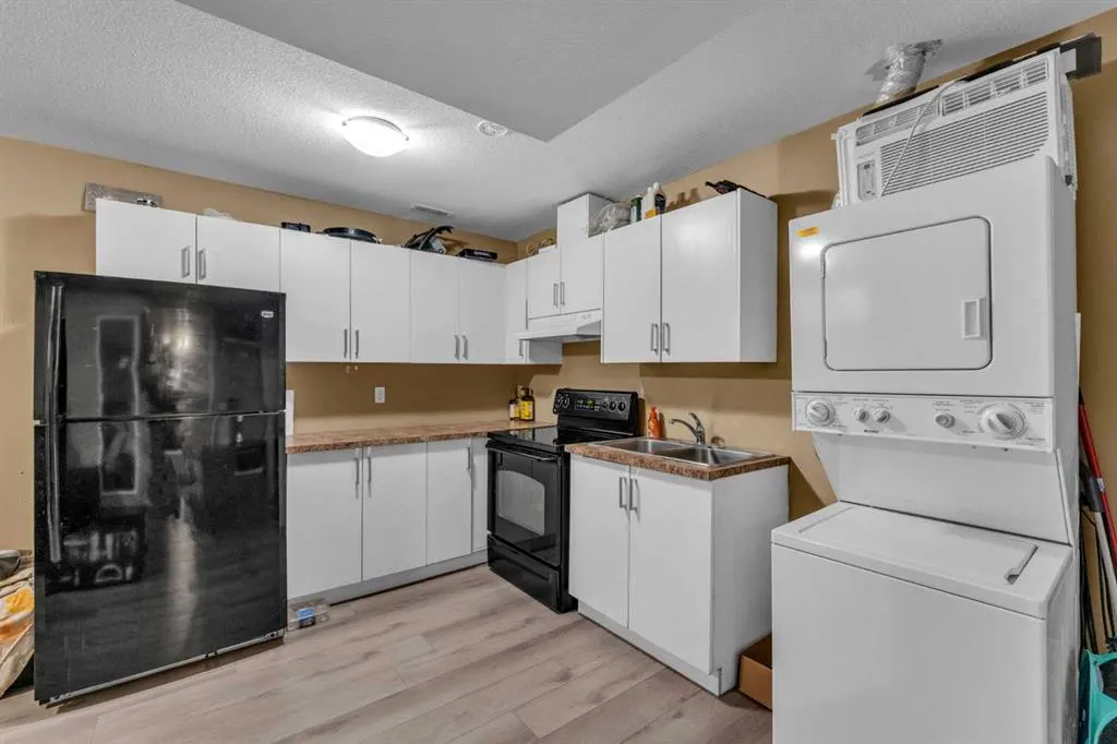19 Taralake Rise NE