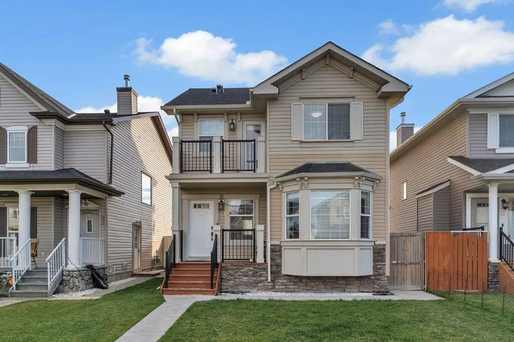 19 Taralake Rise NE