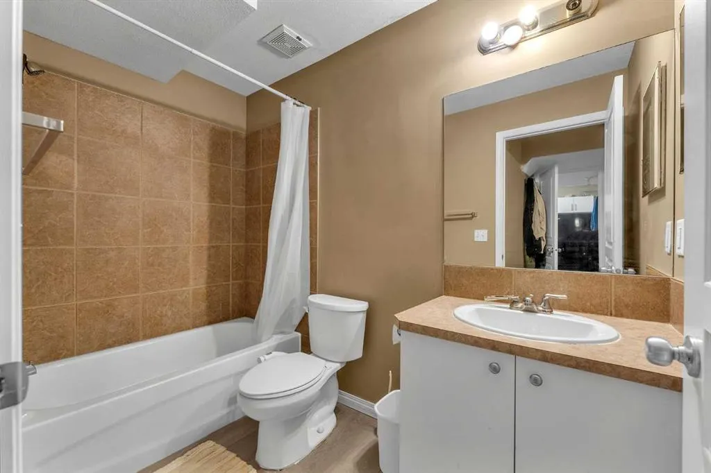 19 Taralake Rise NE