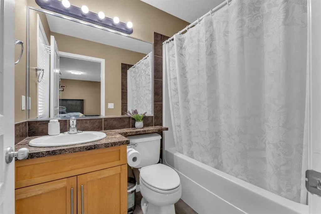 19 Taralake Rise NE