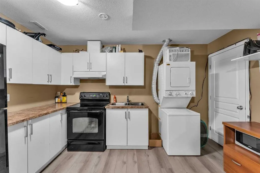 19 Taralake Rise NE