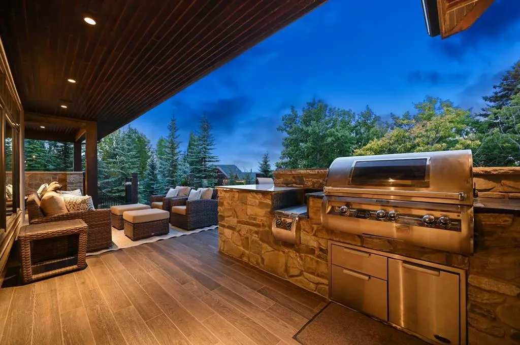 31 Spring Valley Heights SW