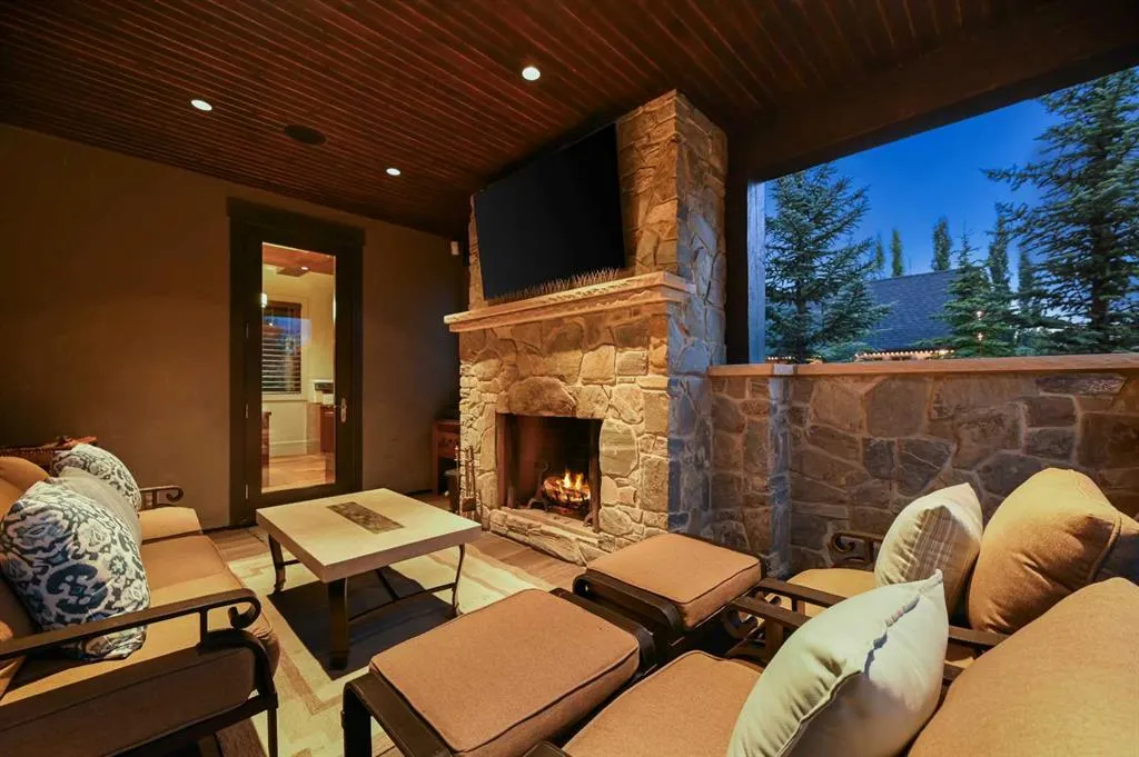 31 Spring Valley Heights SW