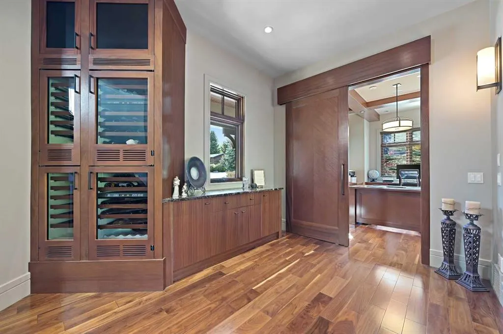 31 Spring Valley Heights SW