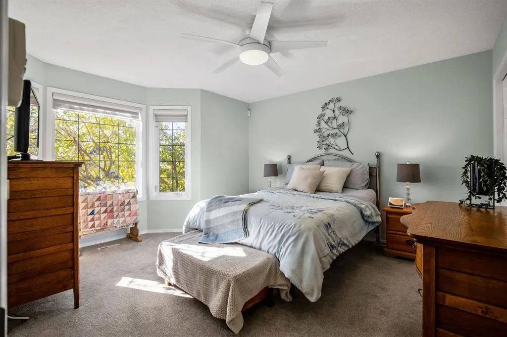 17 Luxstone Crescent SW