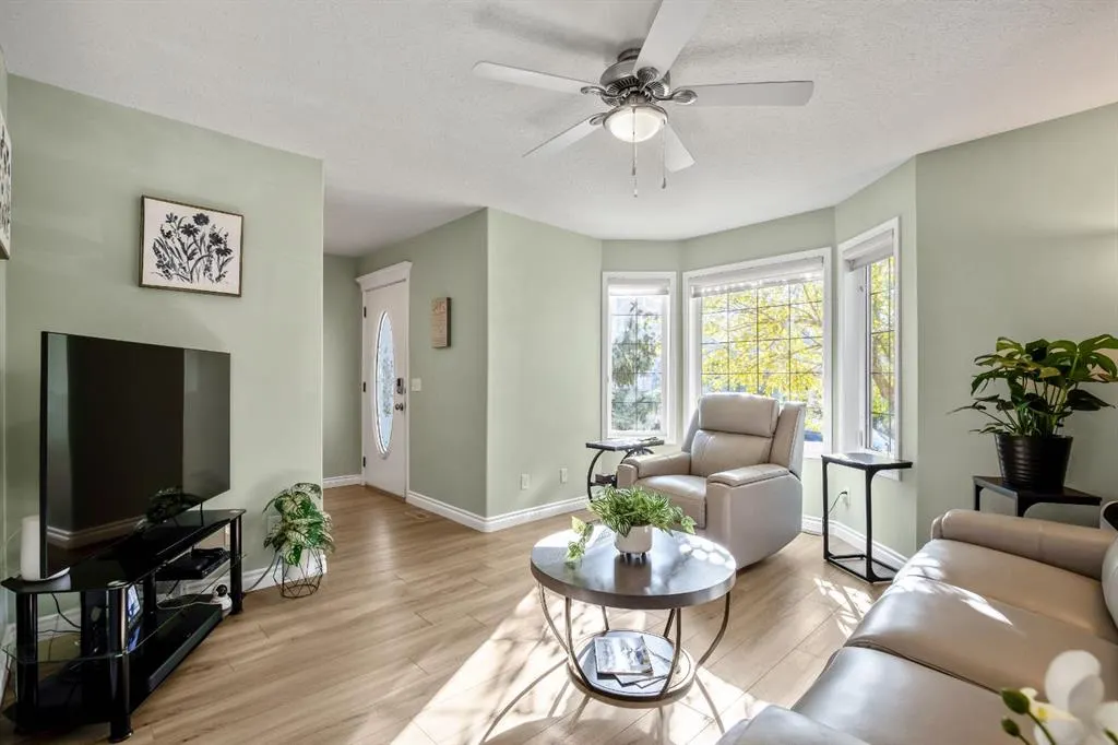 17 Luxstone Crescent SW