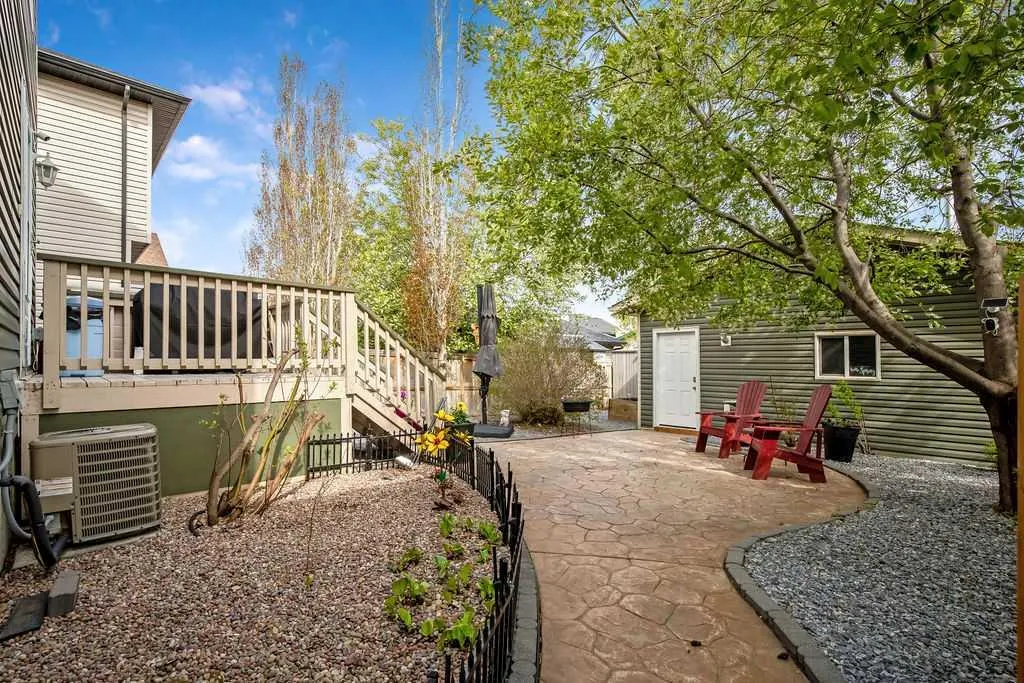 17 Luxstone Crescent SW