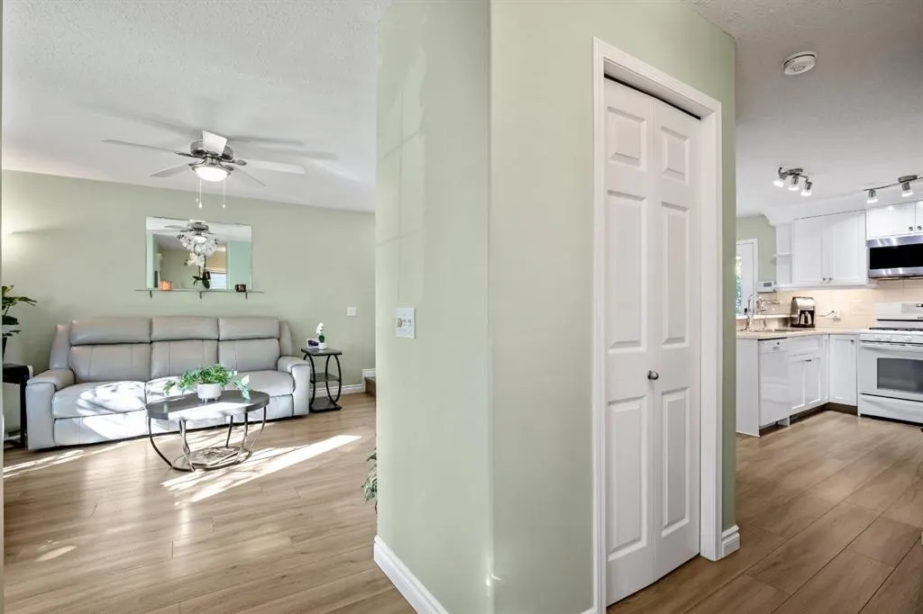 17 Luxstone Crescent SW
