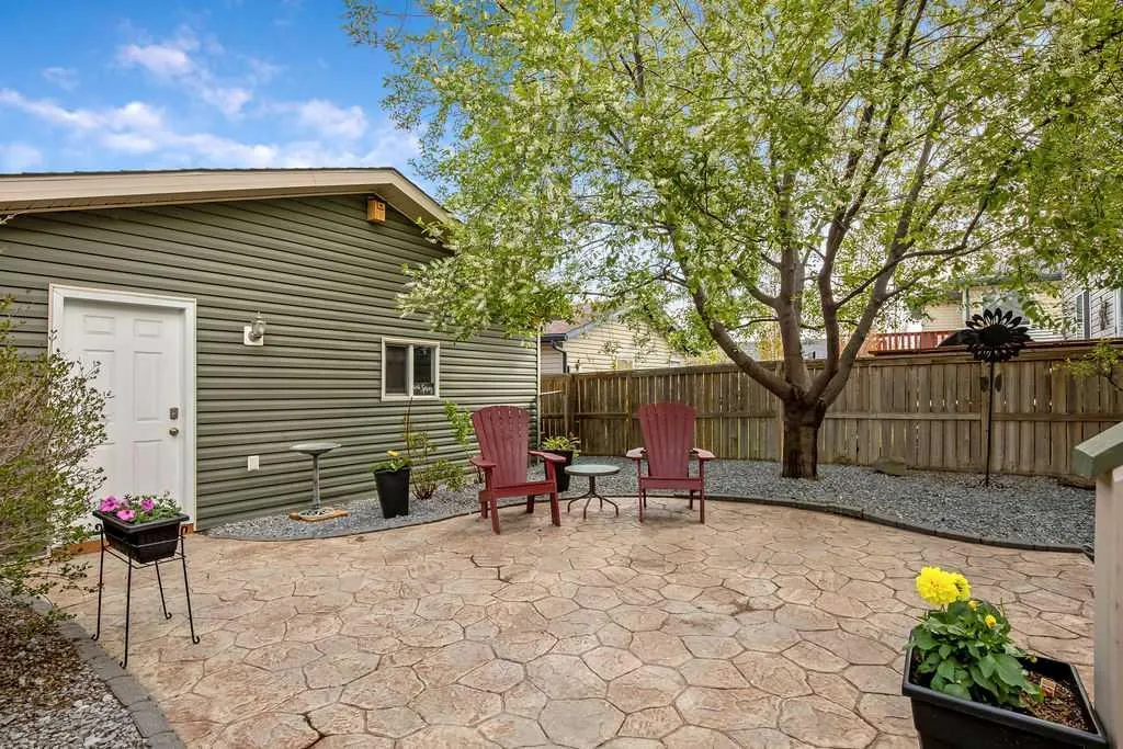 17 Luxstone Crescent SW