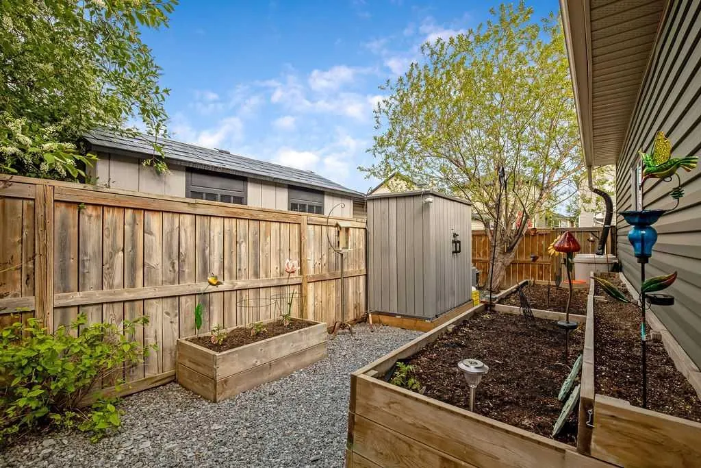 17 Luxstone Crescent SW