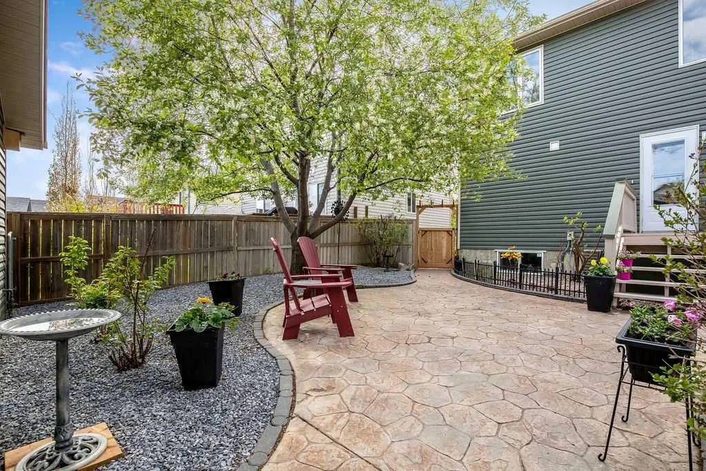 17 Luxstone Crescent SW