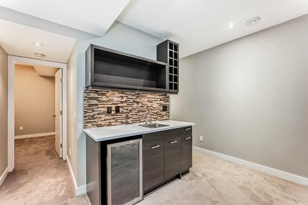 1741 36 Avenue SW, #2