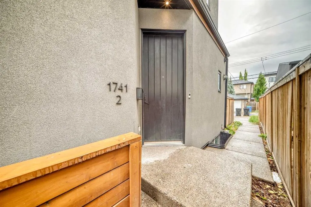 1741 36 Avenue SW, #2