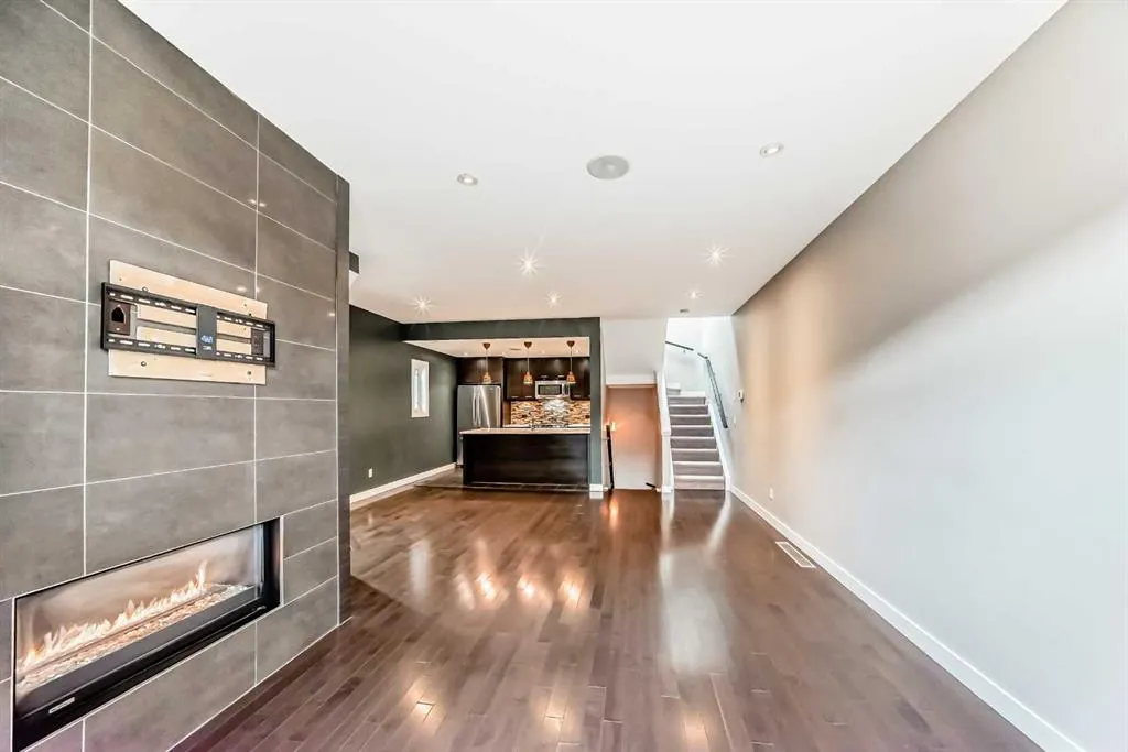 1741 36 Avenue SW, #2