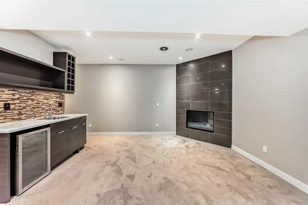 1741 36 Avenue SW, #2