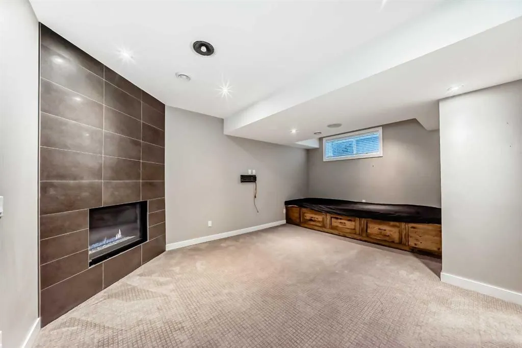 1741 36 Avenue SW, #2