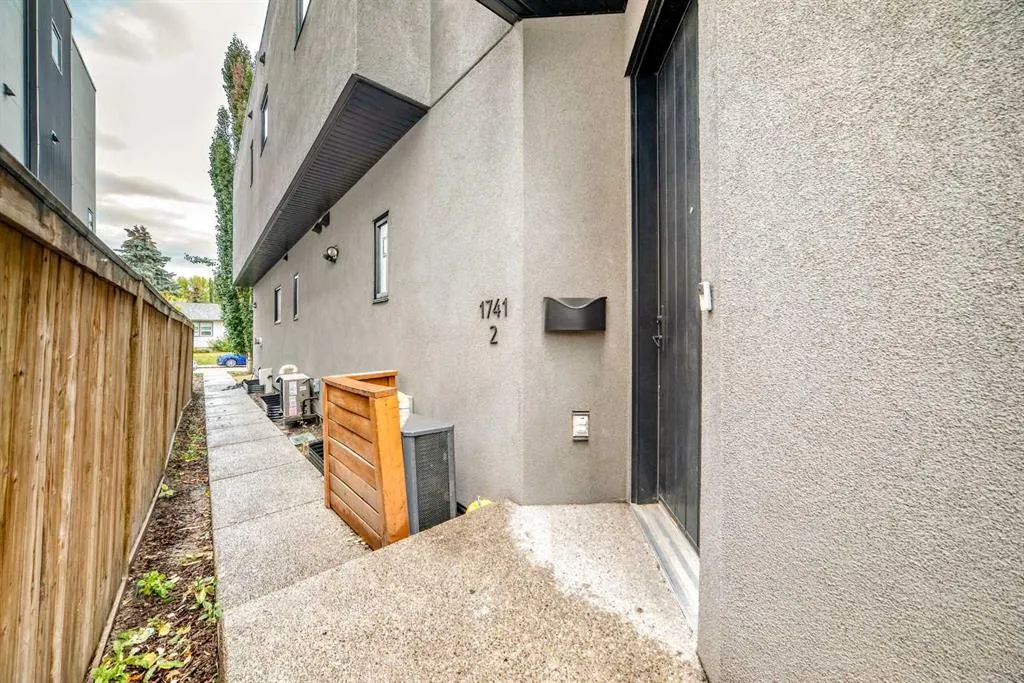 1741 36 Avenue SW, #2