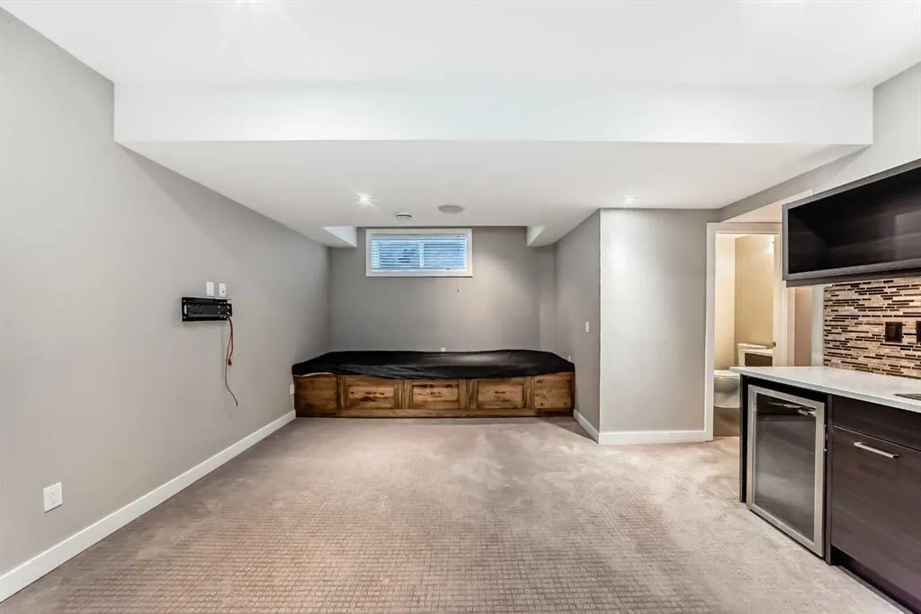 1741 36 Avenue SW, #2