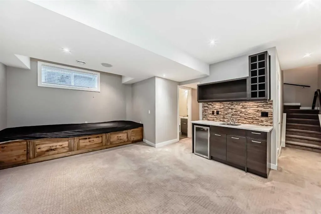 1741 36 Avenue SW, #2