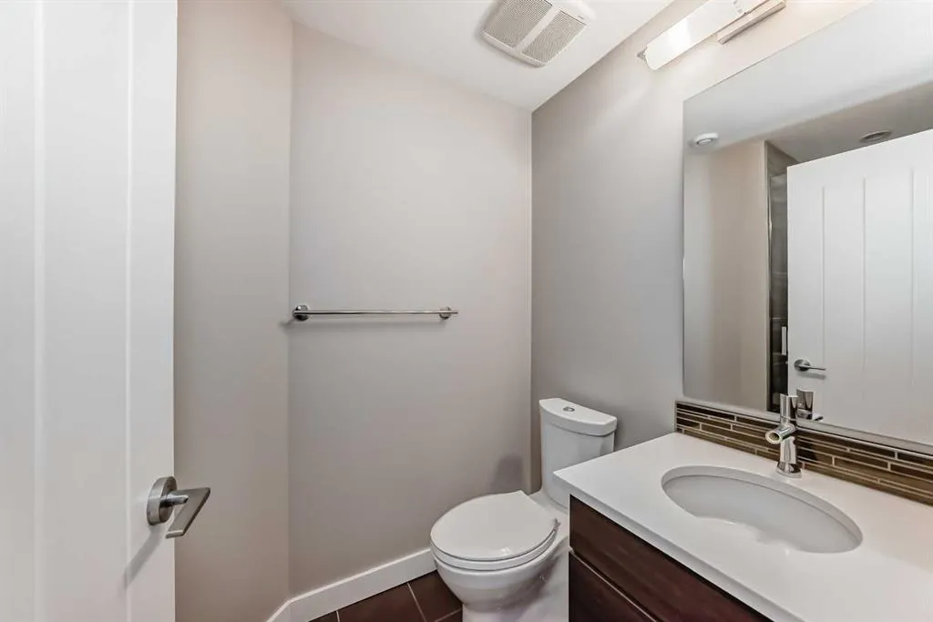 1741 36 Avenue SW, #2