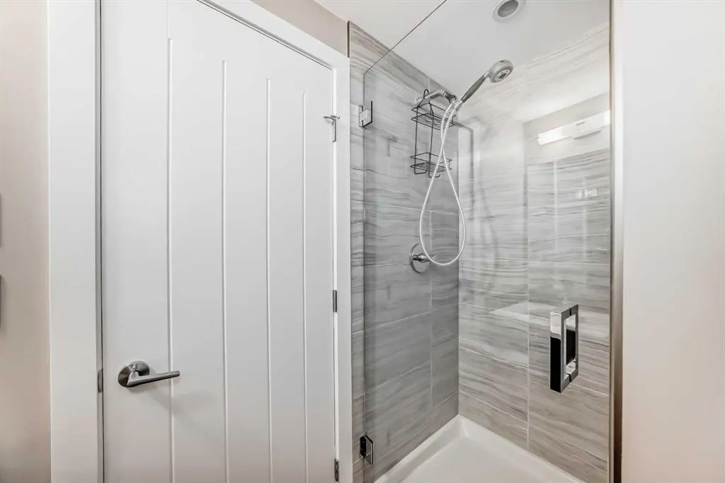 1741 36 Avenue SW, #2