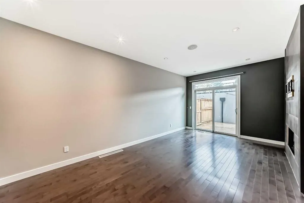 1741 36 Avenue SW, #2