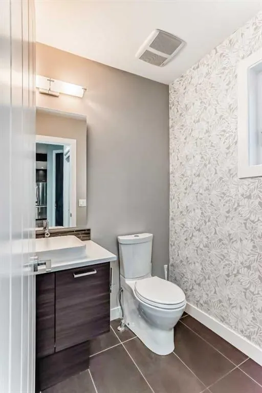 1741 36 Avenue SW, #2