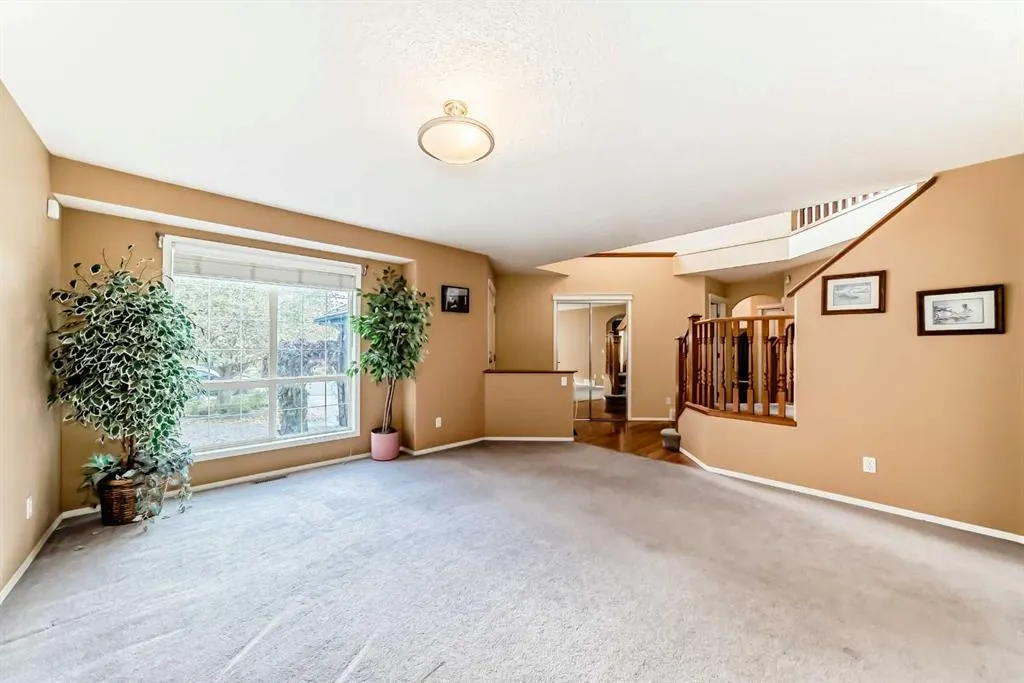 151 Cranwell Close SE