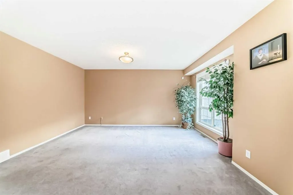 151 Cranwell Close SE