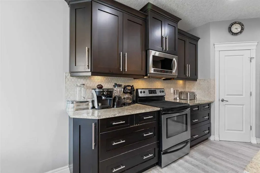 337 Bridleridge View SW