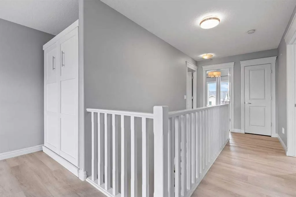 337 Bridleridge View SW