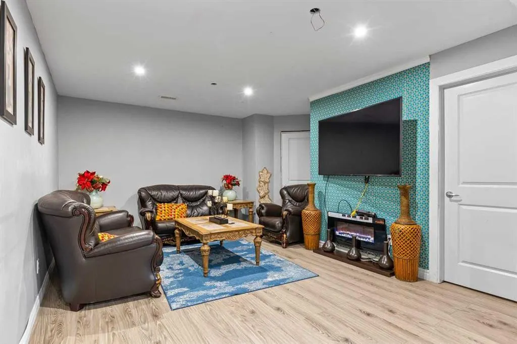 337 Bridleridge View SW