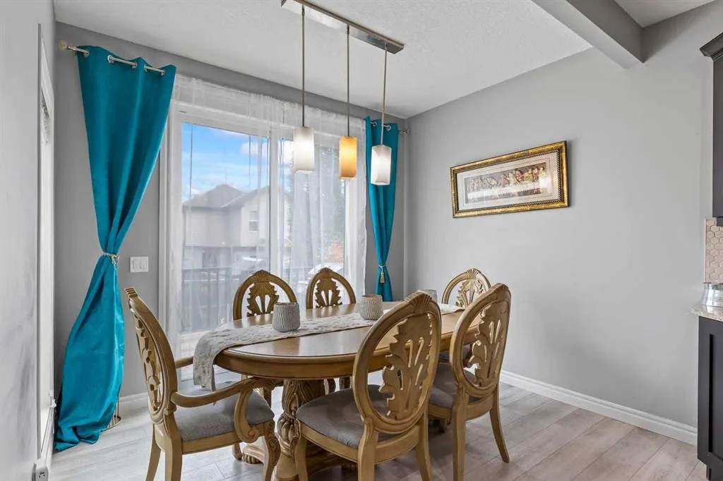 337 Bridleridge View SW