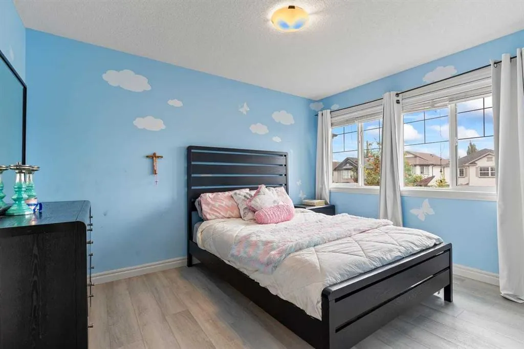 337 Bridleridge View SW