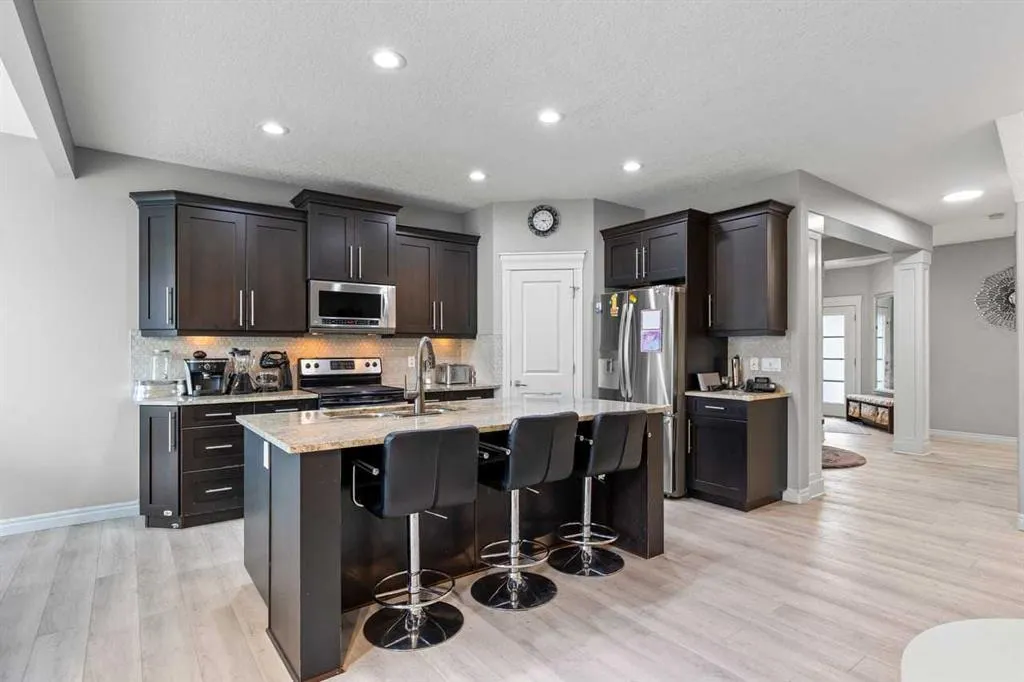 337 Bridleridge View SW