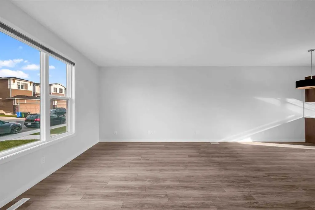 83 Corner Meadows Grove NE