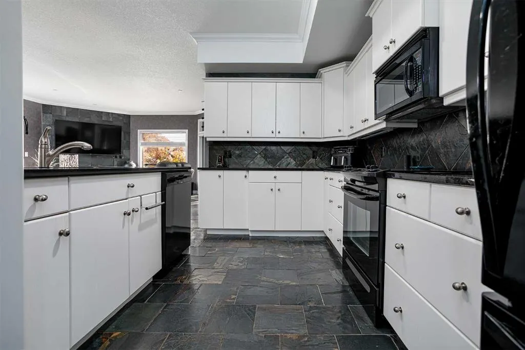 4816 52 Street, #103