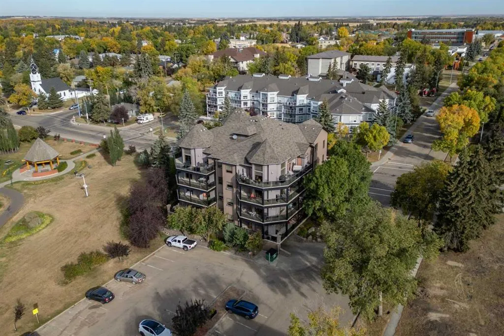 4816 52 Street, #103