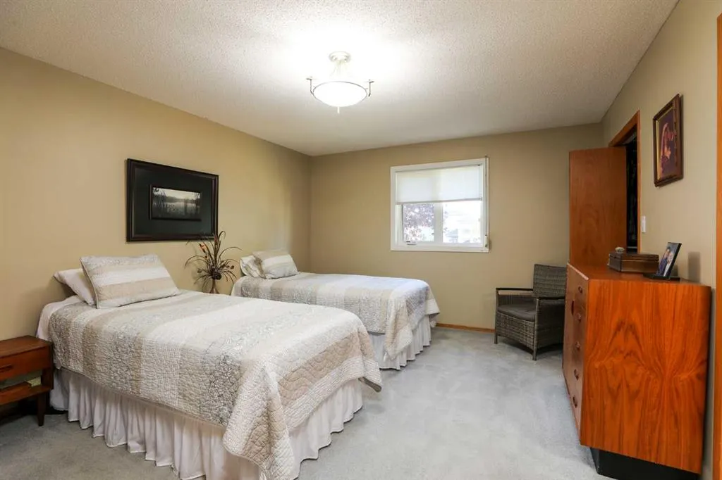 112 Edgewood Boulevard W