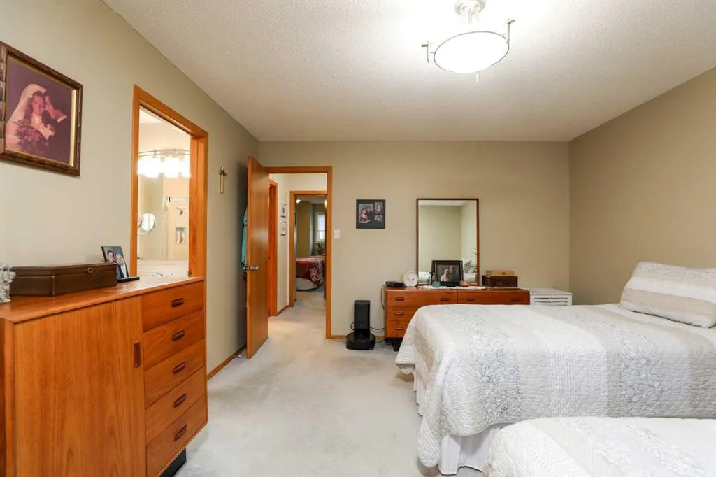 112 Edgewood Boulevard W