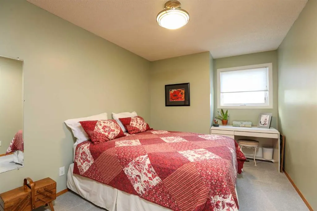 112 Edgewood Boulevard W