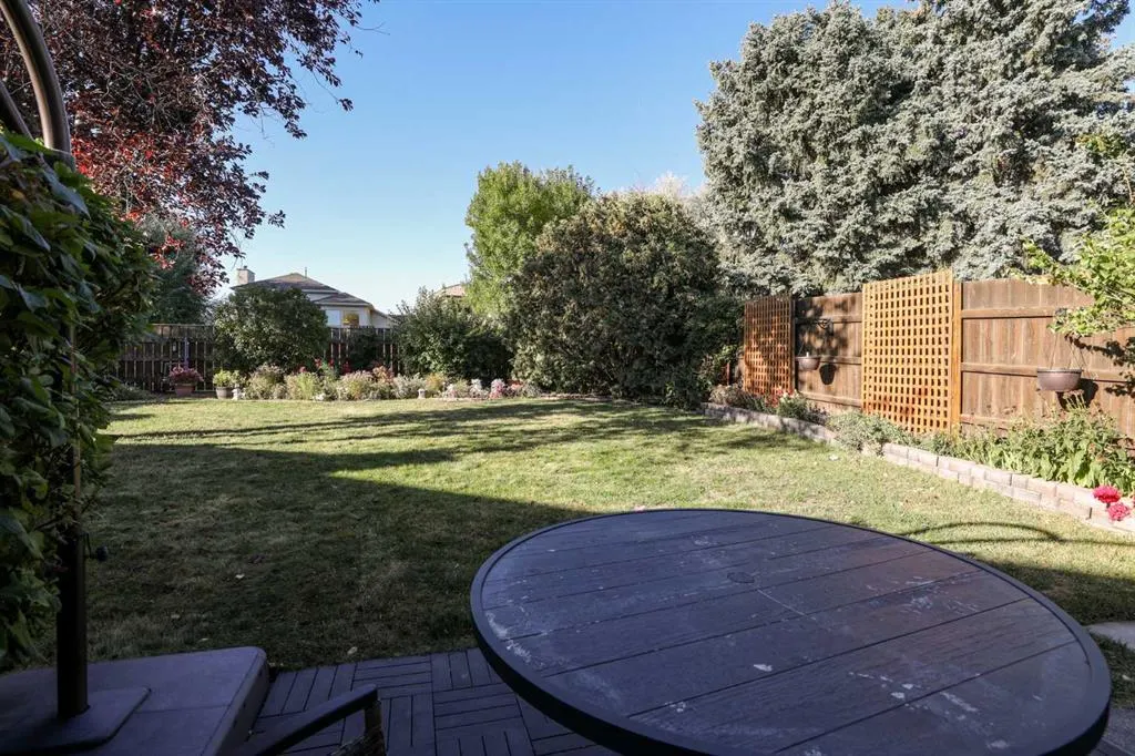112 Edgewood Boulevard W