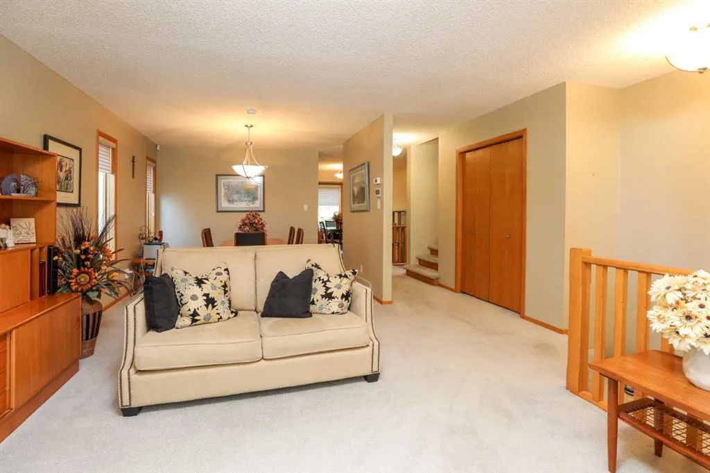 112 Edgewood Boulevard W
