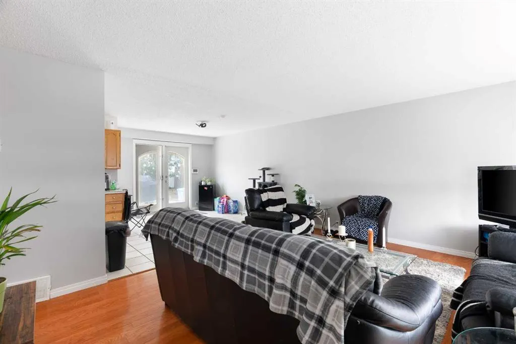 136 Beaumont Crescent