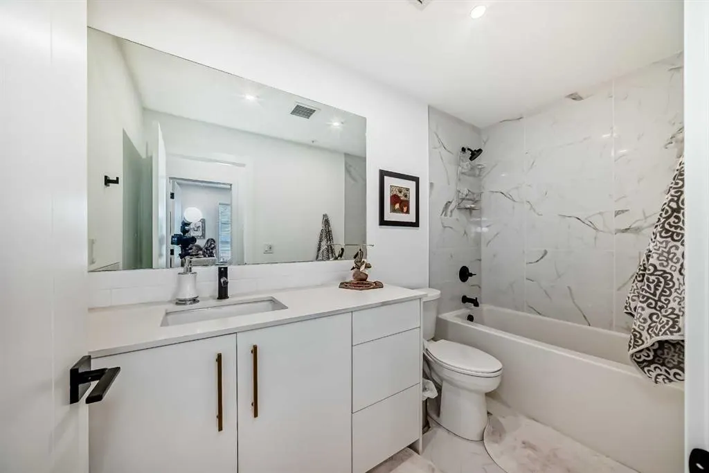 4275 Norford Avenue NW, #407