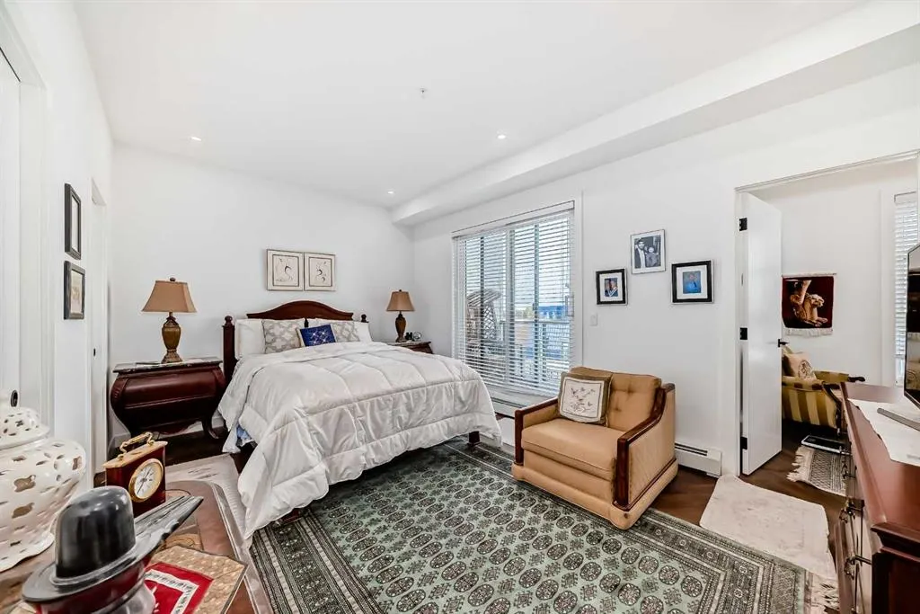 4275 Norford Avenue NW, #407