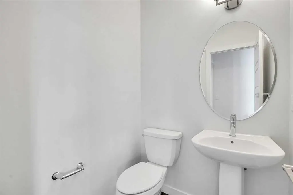 379 Chelsea Passage
