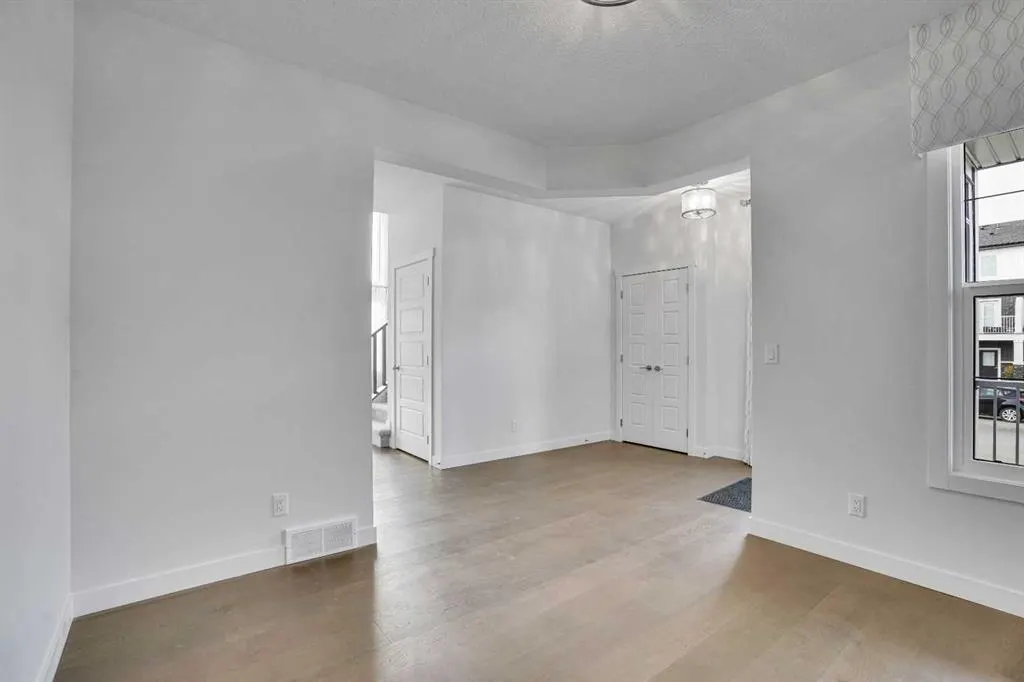 379 Chelsea Passage